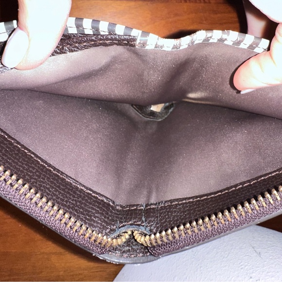 Henri Bendel Black and White Striped Wallet - Picture 9 of 11